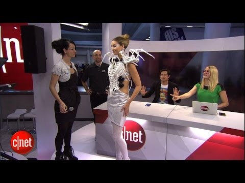 CES CNET Highlights: The Spider Dress